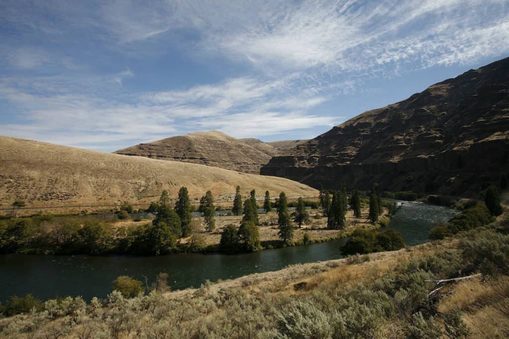 A scenic view of Deschutes River.