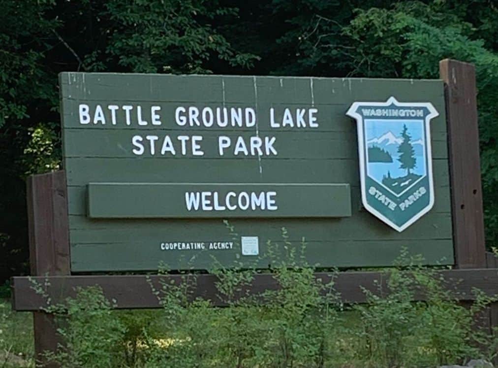 A sign for battle ground lake state park.