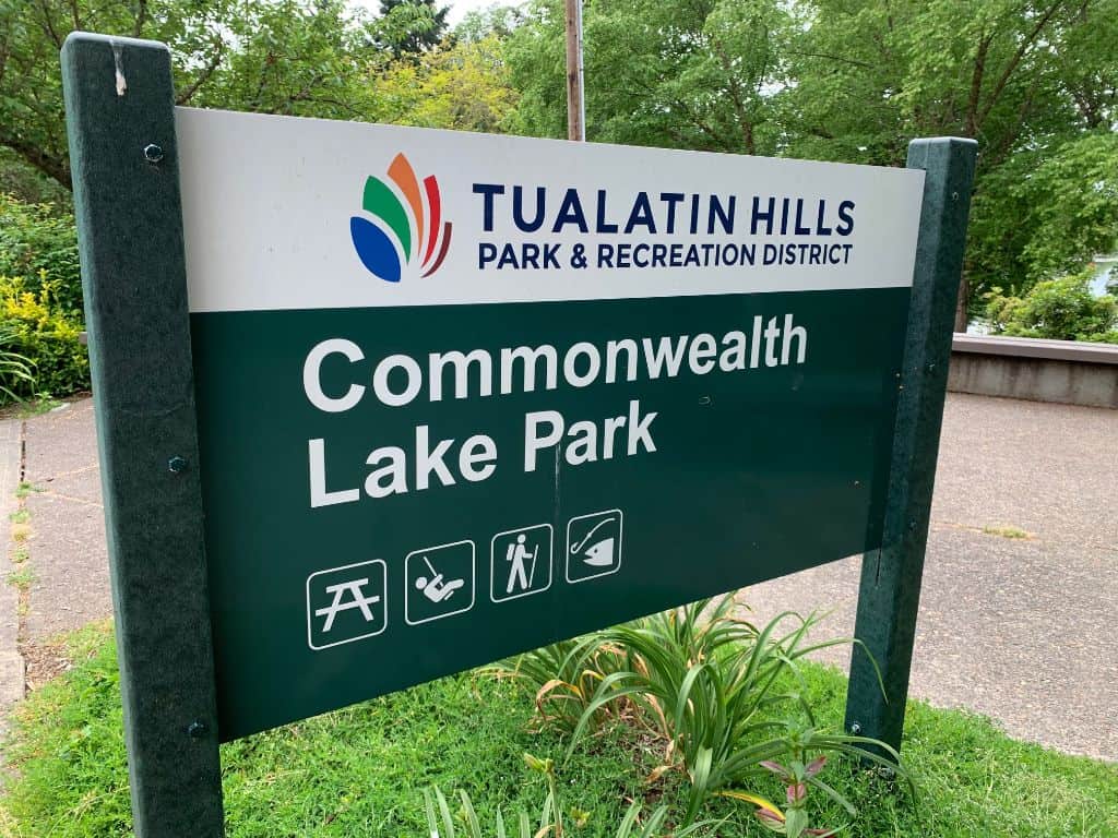 A sign for commonwealth lake park.