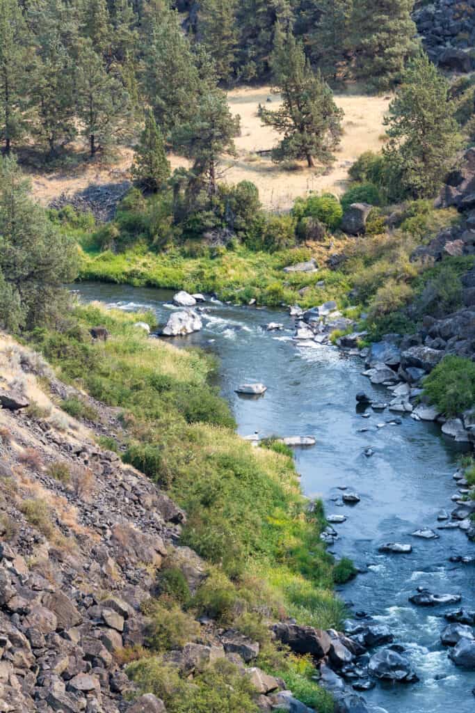 A scenic view of Central Oregon's Crooked River.