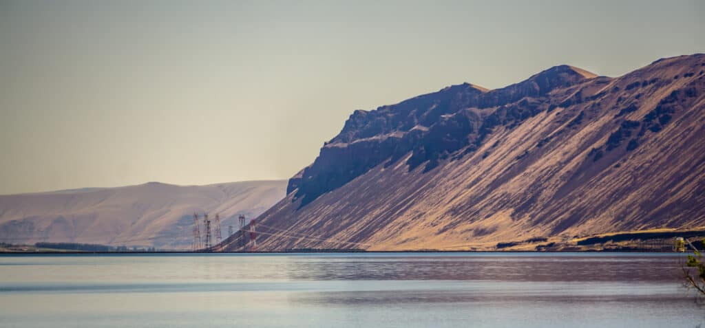 A view of columbia river from interstate 90 between grant and kittitas counties.