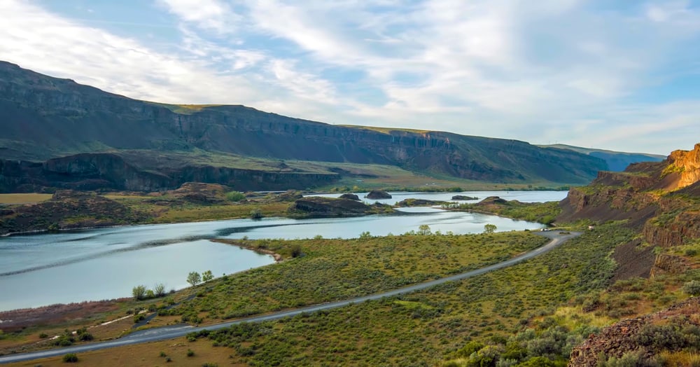 An overview of alkali lake in washington.