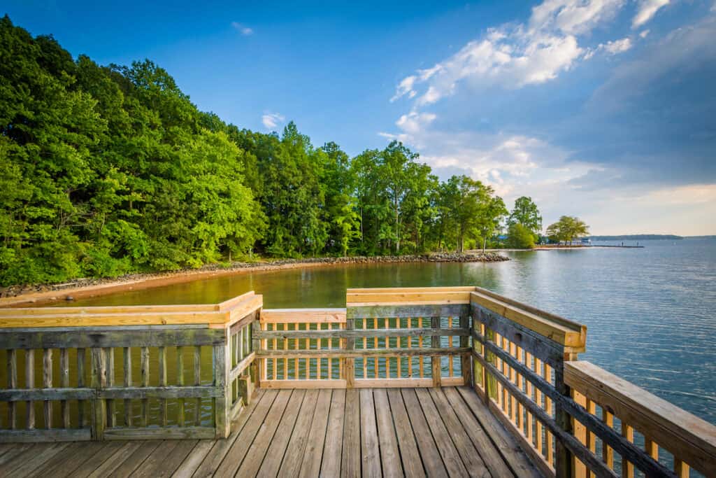 A dock near the shoreline of Lake Norman provides excellent cover for crappie fishing at this North Carolina lake.